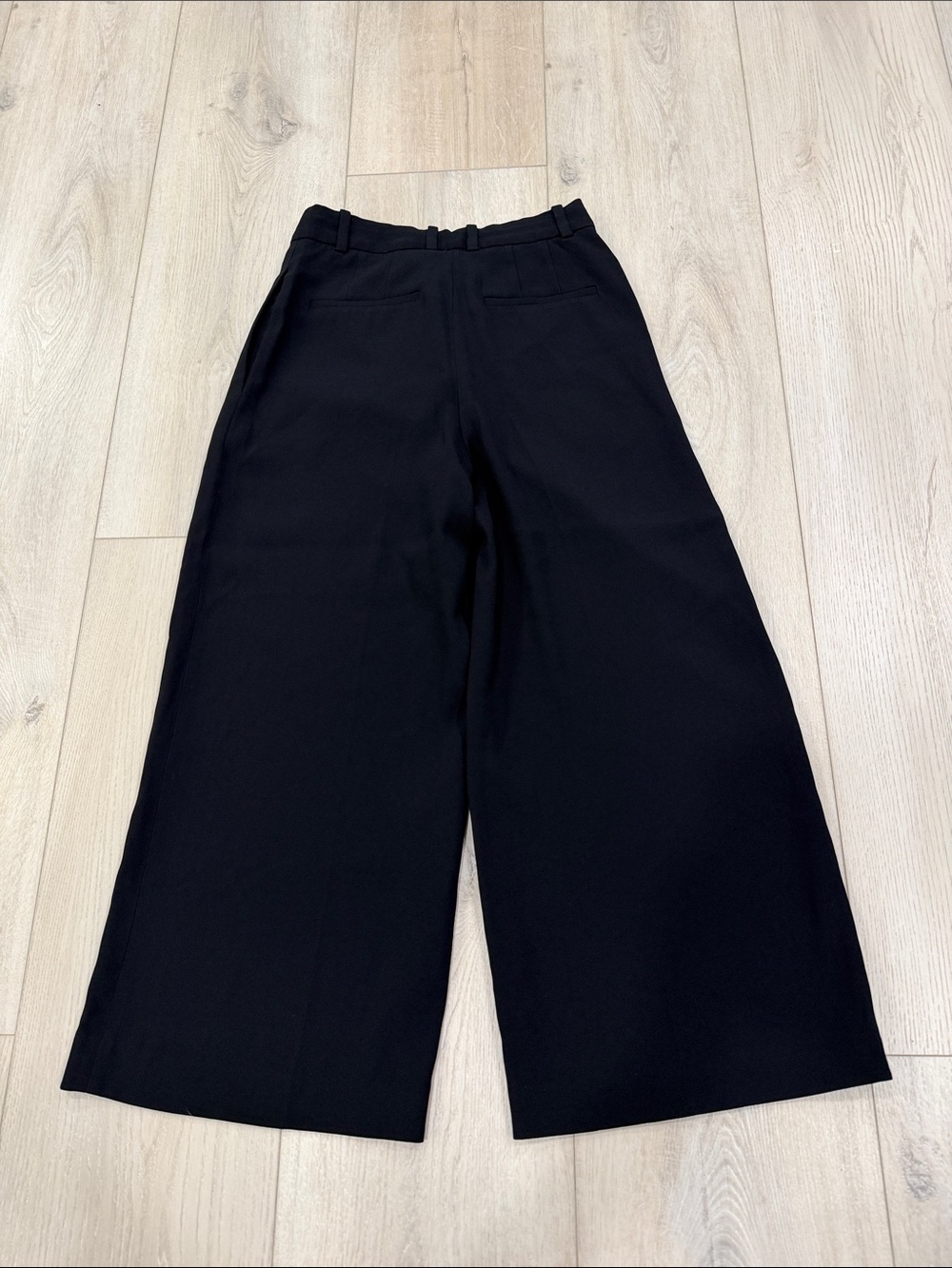 Aritzia Babaton Black Wide Leg Cropped Culotte Pants Size 4 - Picture 4 of 4